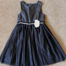 Super Cute H&M Holiday Dress Size 8