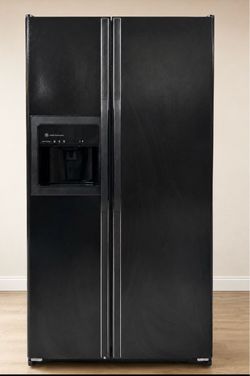 GE Profile Performance Side-by-Side Refrigeratorw