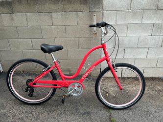 Woman’s Electra Townie 7D