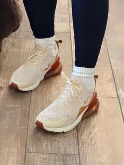 Woman’s Nike 270