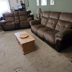 3 Pcs Living Room Set Price Lowered To $1500,00 Or Best Offer