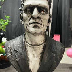 20” Frankenstein Statue ( Eyes Light Up )
