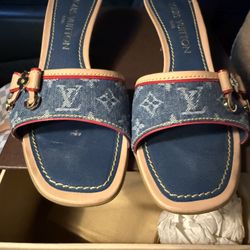 LV DENIM HEALS- Great Condition