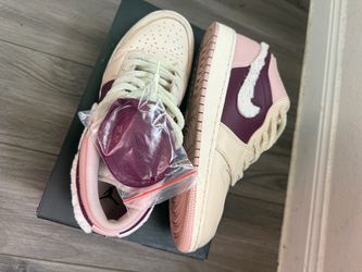 Air Jordan 1 Low Sneakers size 7y/7m