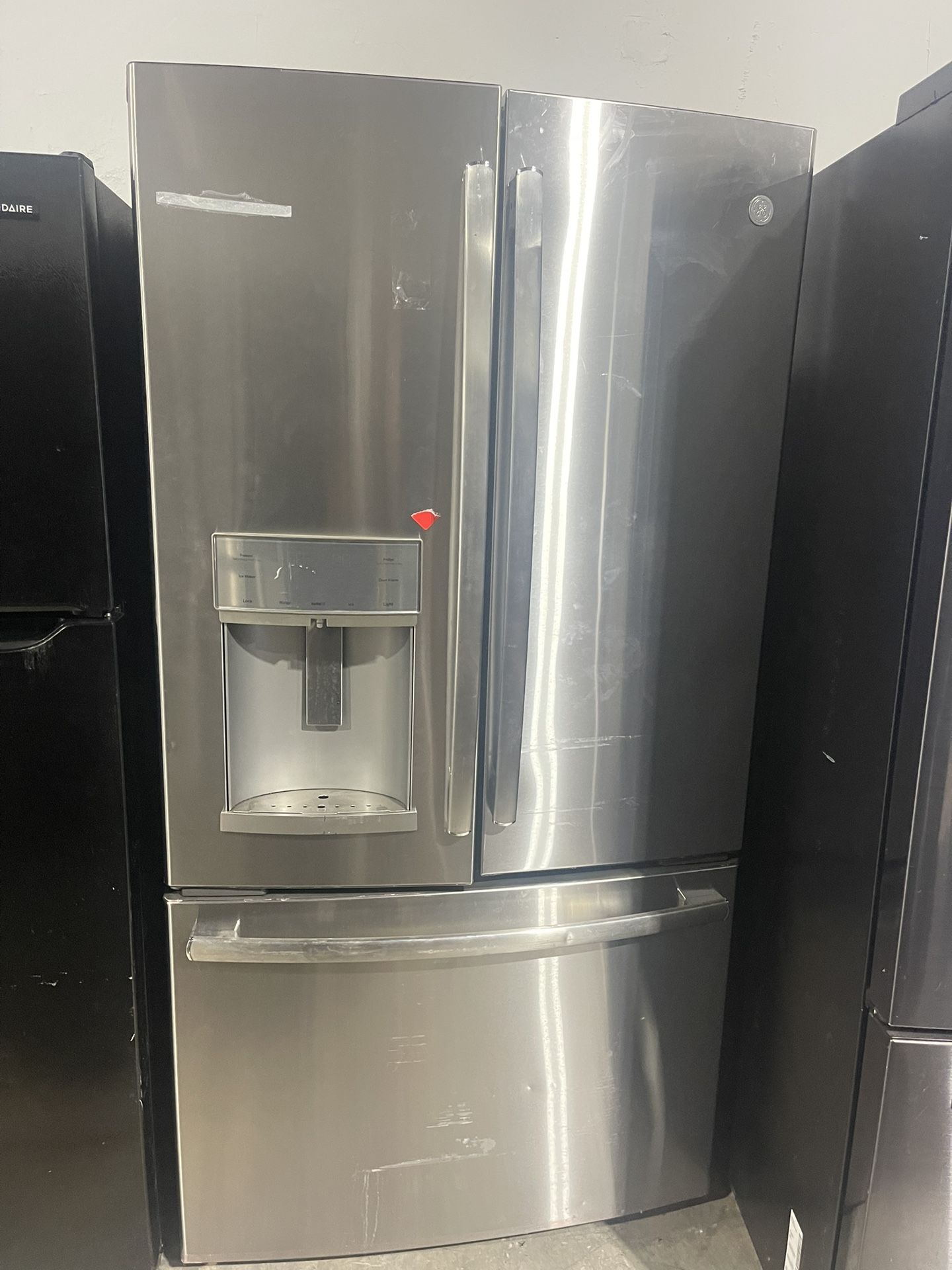 SALE! Refrigerator GE counter depth French doors 36” inches wide/ nevera heladera frío refrigeradora