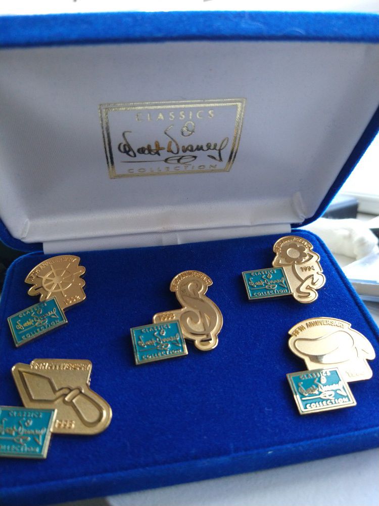 WDCC Collector's Anniversary Pins