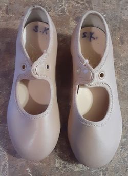 So Danca Tan / Beige Toddler Size M 7S  Tap Shoes (Without Elastic Fastener or Ribbon)