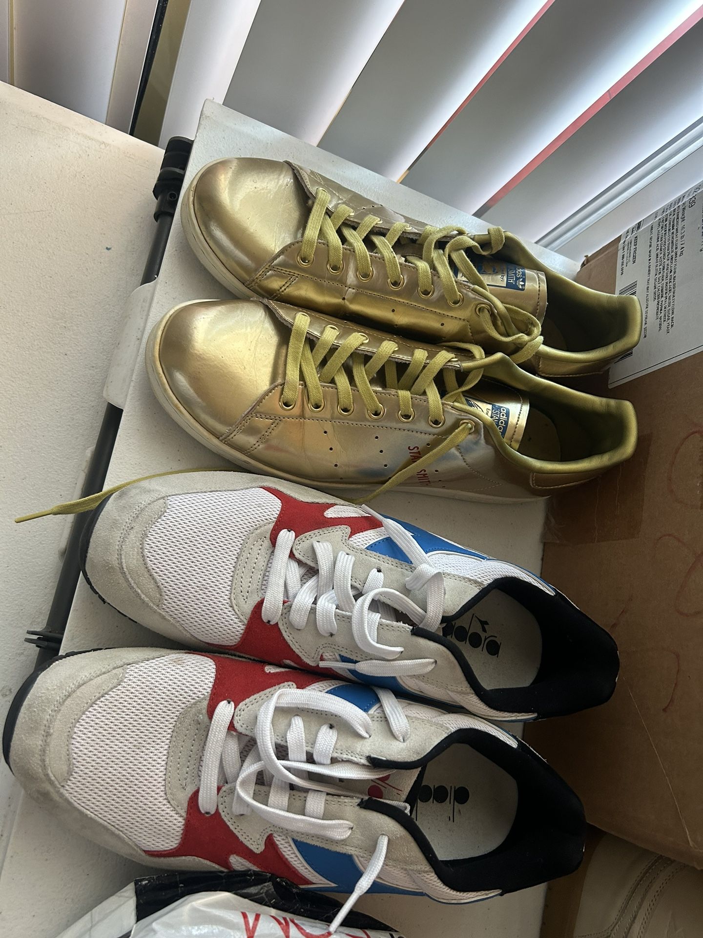Adidas Stan Smith Metallic & Diadora N902 S sneakers 