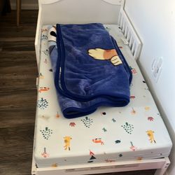 Toddler bed