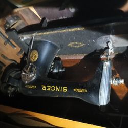 Singer Sewing Machine