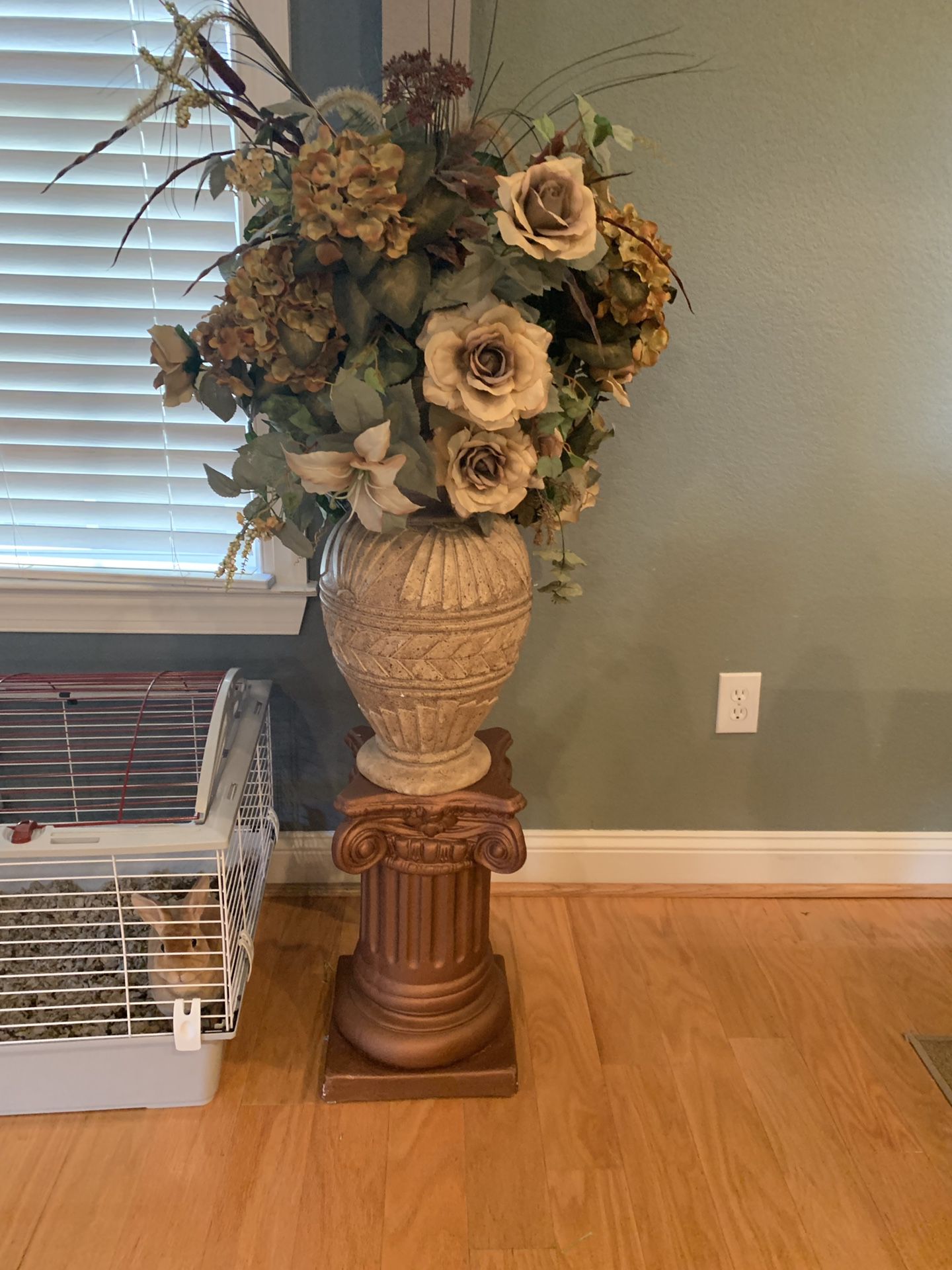 Flower pot and pedestal