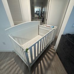 Crib With Mattress 