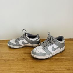 Kids Nike Dunk Low Size 5Y