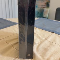 XBOX ONE X 1 TB