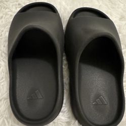 Adidas YZY slide sz 2y