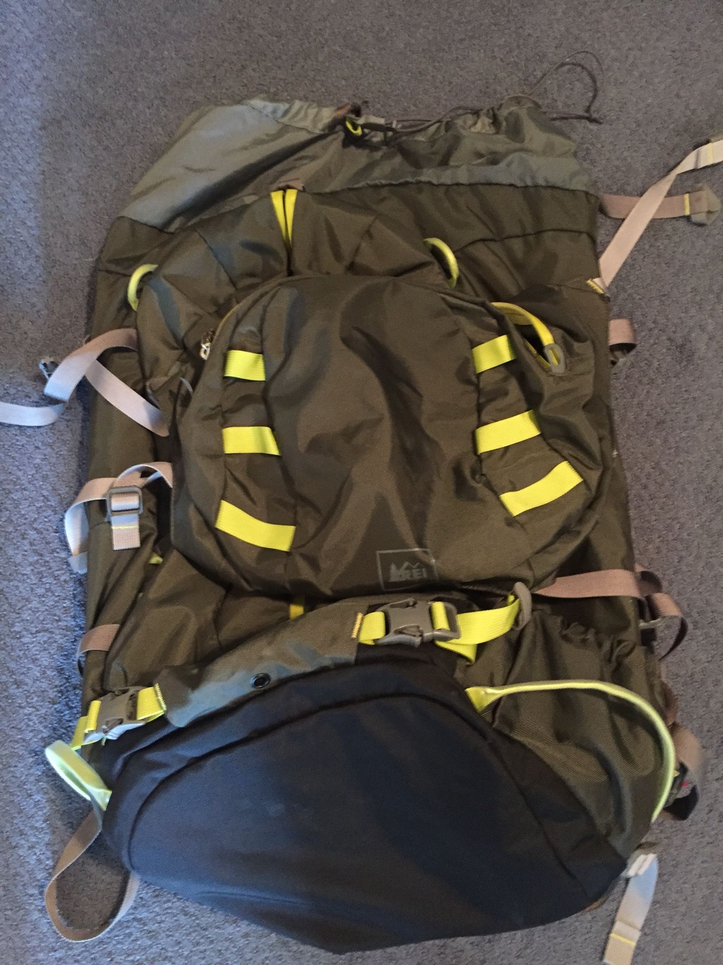 REI BACKPACK 45L