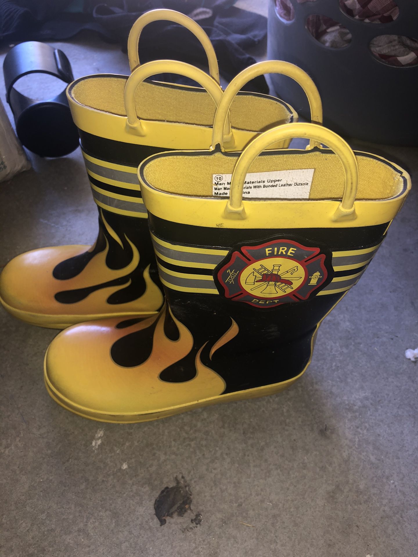 Boy rain boots