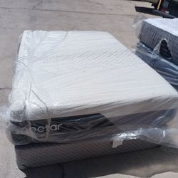 Nectar Full Size Memory Foam Mattress And Box Spring 