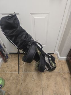 Jr Golf Set Lightly Used Condition 6-9 year Old