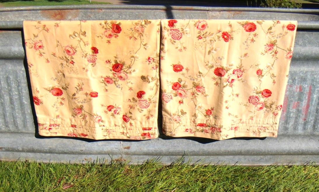 PAIR of WAVERLY Harbor House NORFOLK ROSE SONATA Pillow Cases, KING SIZE