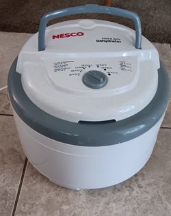 Dehydrator