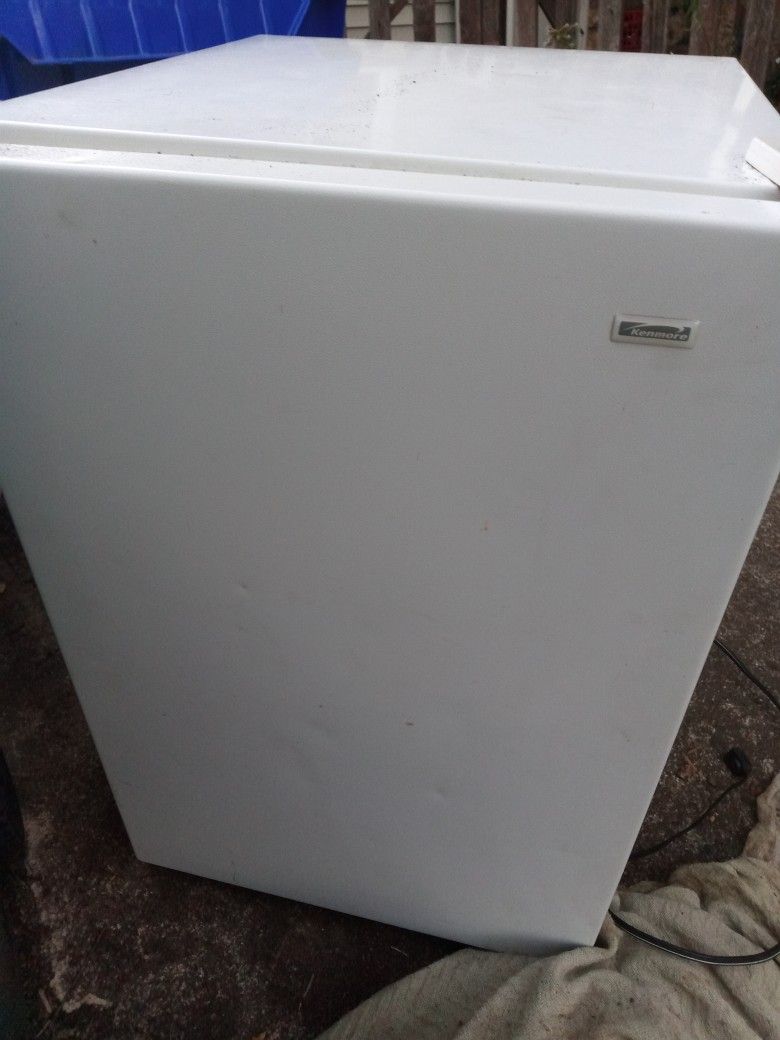 Kenmore Mini Fridge