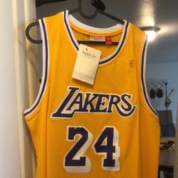 Kobe Lakers Throwback Jersey. Brand New. M Or Large