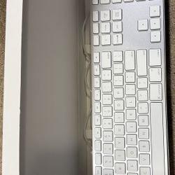 Apple Wired USB Keyboard with Numpad