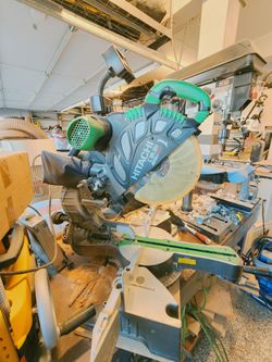 Double Bevel compound Miter Saw Hitachi