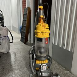 Dyson Slightly Used