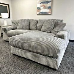 LINDYN FOG 2 PIECE LAF SECTIONAL WITH CHAISE