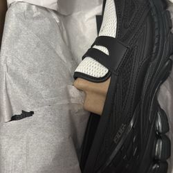 New Balance 1906L  Size 8.5 