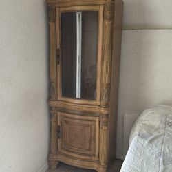 2 free cabinets