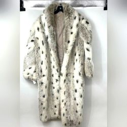 Ballen Design Designer Animal Prints Leopard White Black Winter Coat Jacket XLStay warm and stylish with this elegant white and black fur coat. Perfec