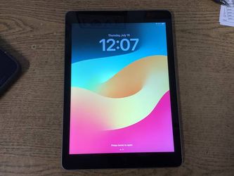 Apple iPad 6th Gen 32gb WiFi Only X 2