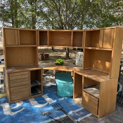 Free Wooden Corner Desk