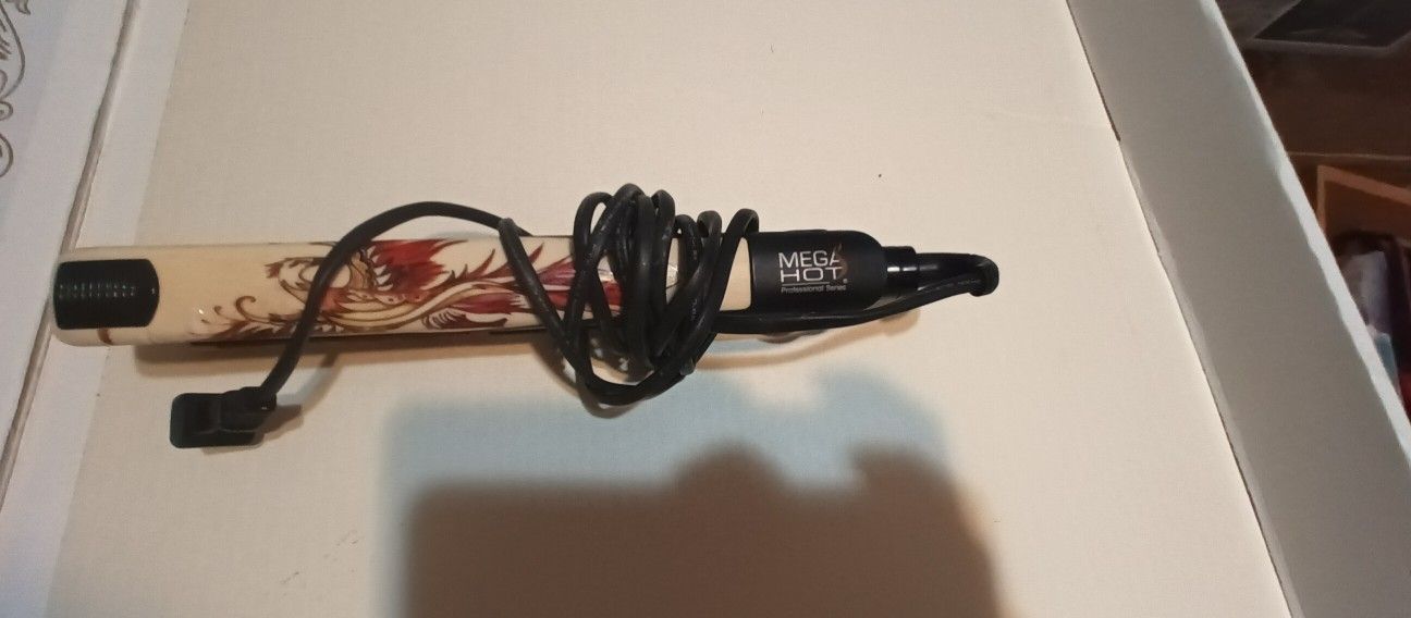 Mega Hot Ceramic Professional Flat Iron With Adjustable Temperature Up To 400°