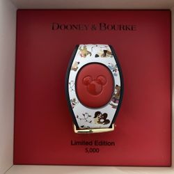 Disney Stitch Dooney & Bourke”SANTA TAILS” Holiday Dogs Magic Band Limited Ed 5,000  Brand New!
