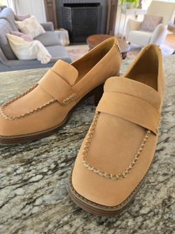 BRAND NEW  Crowne Vintage loafers size 8