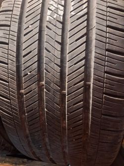 1 Tire 275 40 22 Goodyear