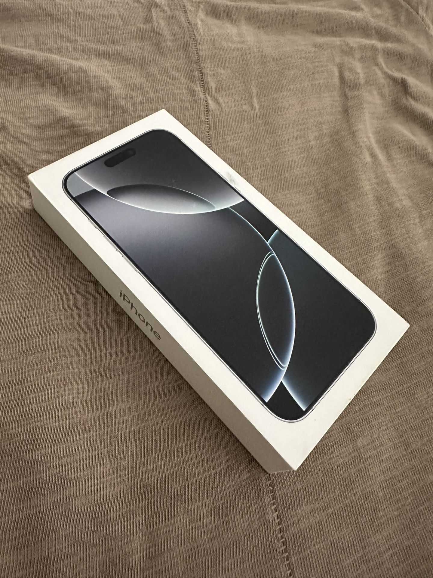New Apple iPhone 16 Pro Max 1TB White Titanium Unlocked