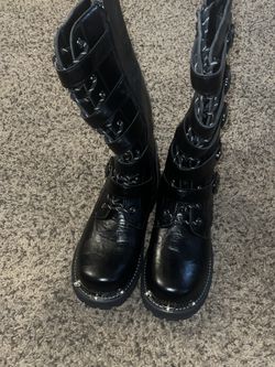 Black Boots Goth.🥾
