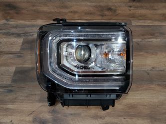 2016-2018 GMC SIERRA HEADLIGHT HID RIGHT PASSENGER SIDE