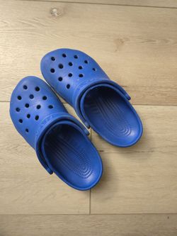 Crocs blue kids size 4 (J4)