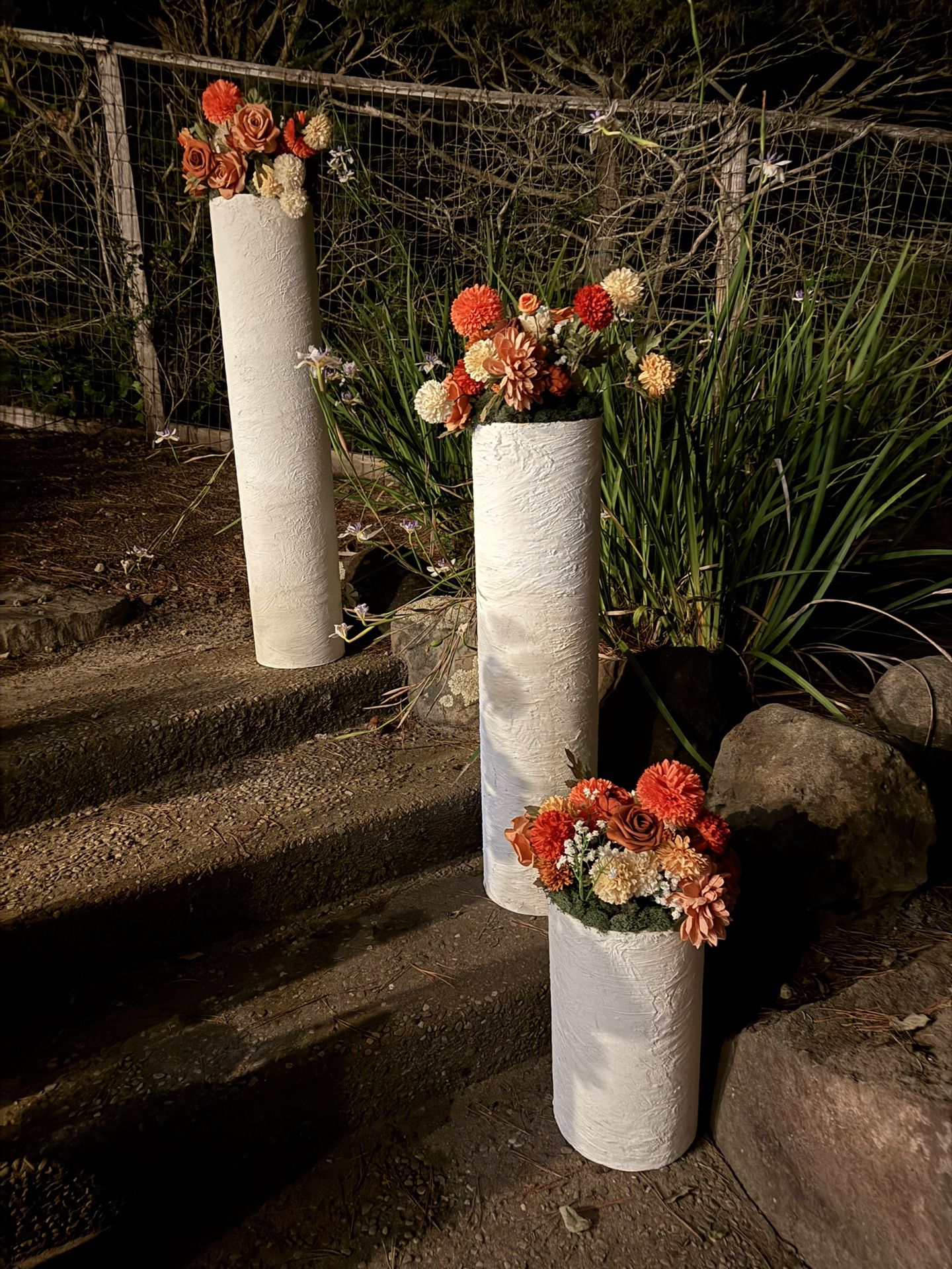 These are very nice pillars for sale. You can use it for a birthday a wedding a Quinceañera for any kind of decor corrections asking 50 for them if yo