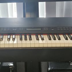 Yamaha P-250 Digital Piano - Excellent Condition