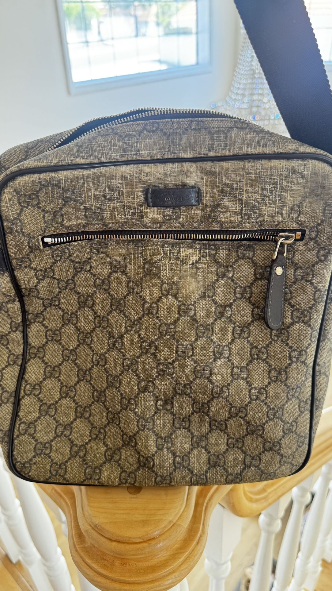 Gucci messenger bag