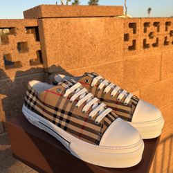 Burberry Shoes 