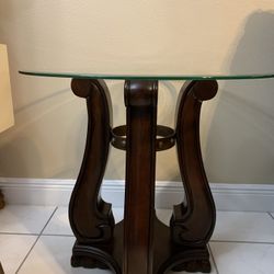 Beautiful Round End Table 