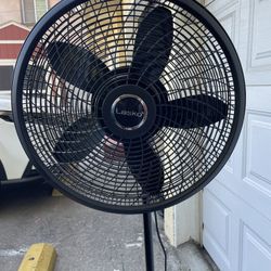 Pedestal Fan 30in Lasko Adjustable Fan